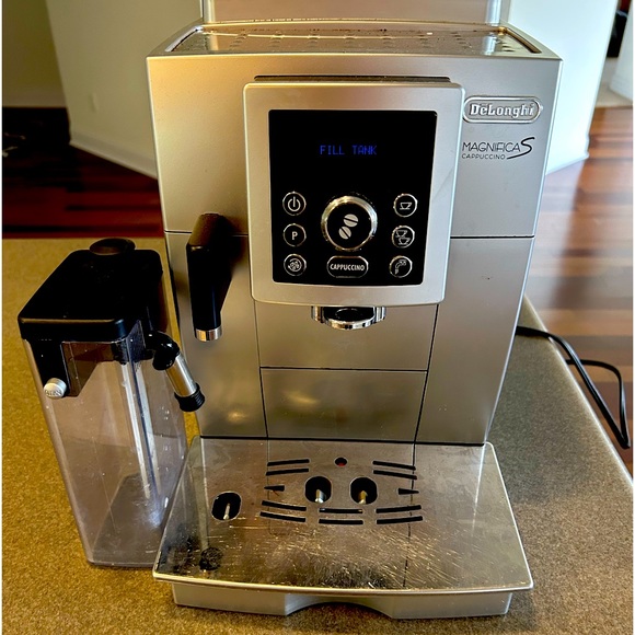 Delonghi Magniifca S automatic cappuccino coffee maker. All in working order! - Picture 1 of 9